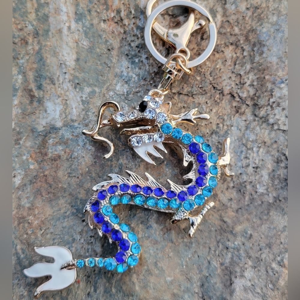Crystal Dragon Keychain - Picture 5 of 7